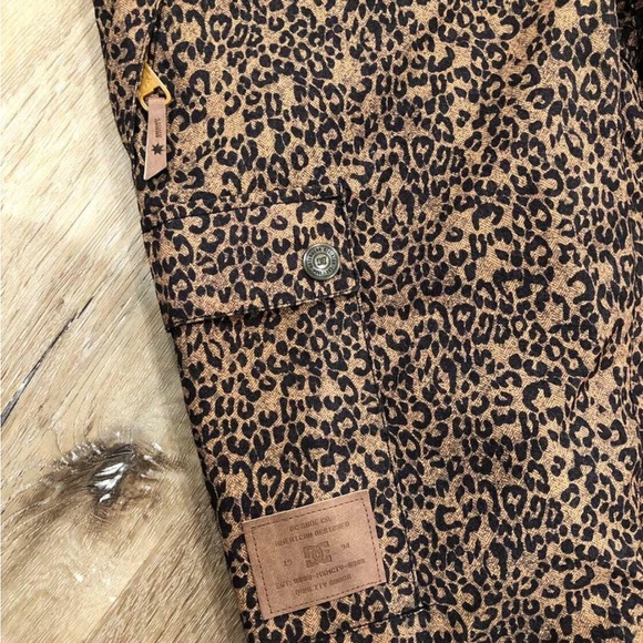 DC Women’s Ski/Snow Pants - Picture 4 of 5